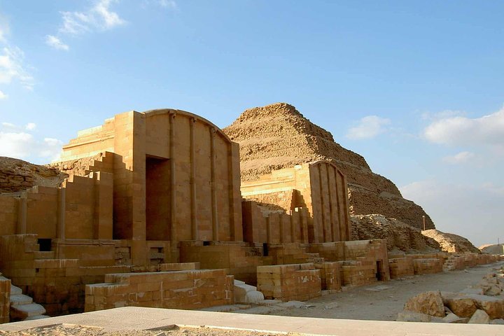Half Day Tour To Memphis Sakkara And Dahshur Pyramids