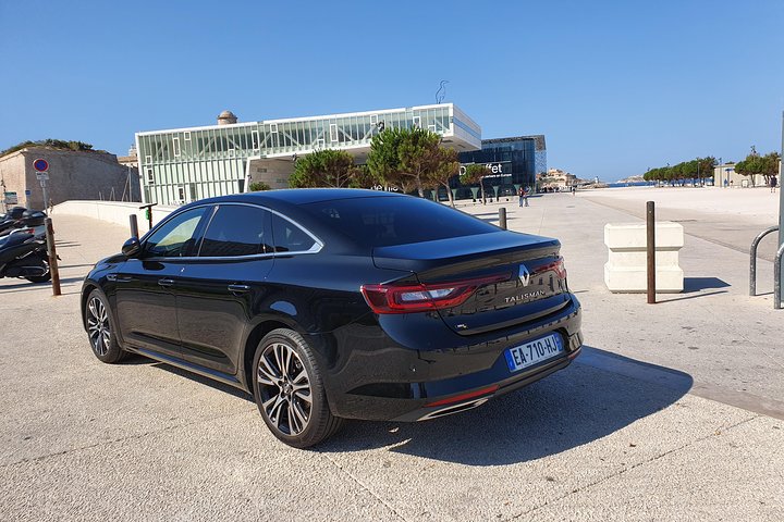 Private transfer by car: Marseille airport from or to Avignon
