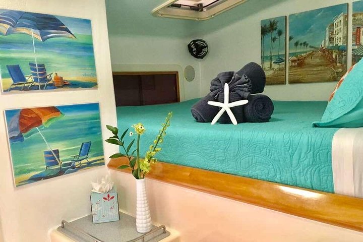 50' Luxury Yacht. Private Full or Half Day Catamaran Snorkel, & Beach Experience