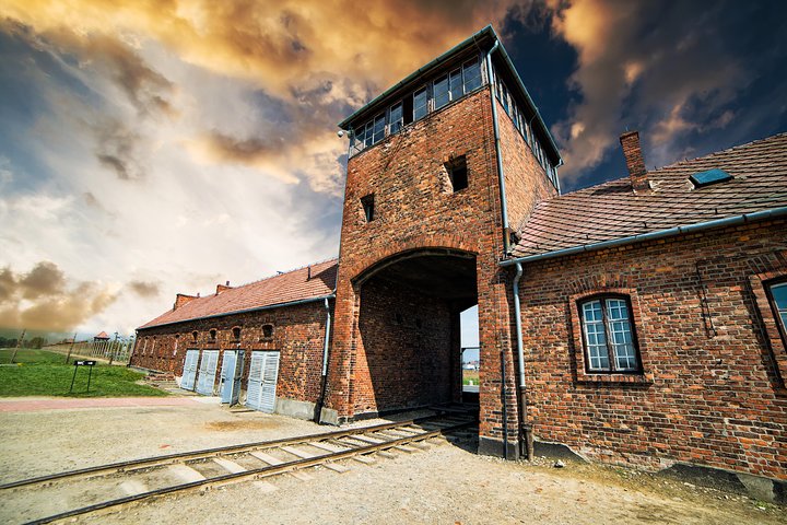 Auschwitz Birkenau and Wieliczka Salt Mine Guided Full Day Tour