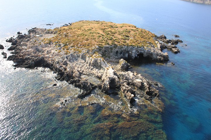 Self-drive Amathunta Private Speedboat to Blue Lagoon, Caves etc