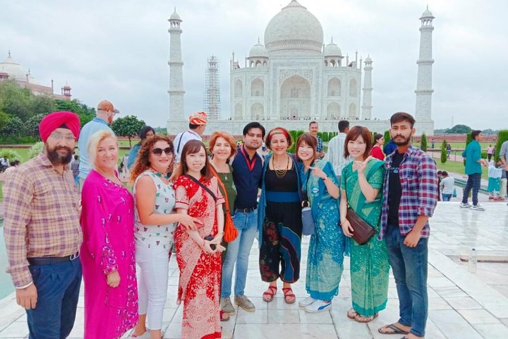 Same Day Taj Mahal Tour by Gatimaan Express Train