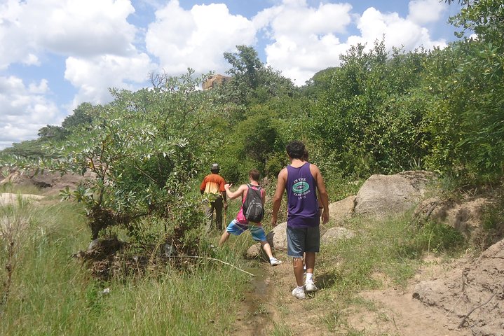 Silunguzi Matopos Village & Rock Paintings Visit !