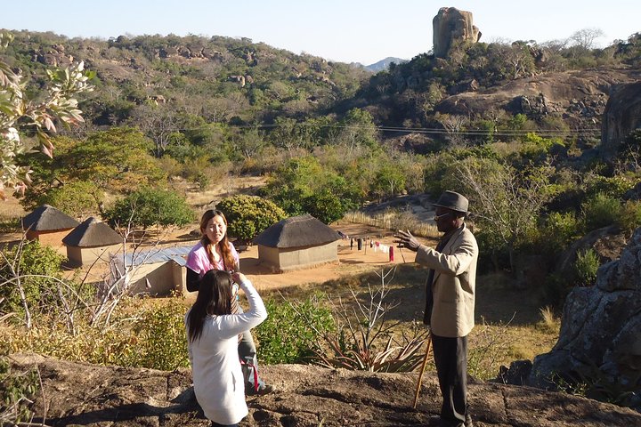 Silunguzi Matopos Village & Rock Paintings Visit !