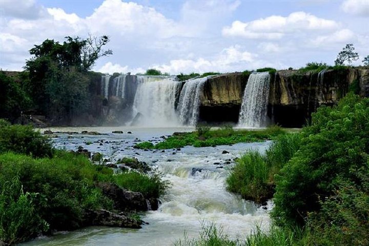 Cooking, Farming and Waterfall In Vietnam Countryside