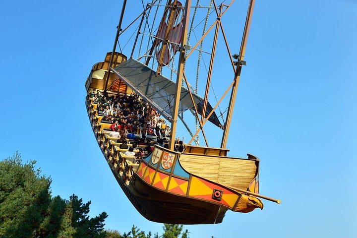 Everland Resort (the world’s 7th-largest theme park)