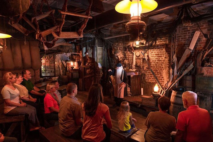 Savannah Ghosts & Gravestones Trolley Tour