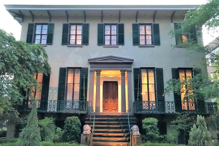 Savannah Ghosts & Gravestones Trolley Tour