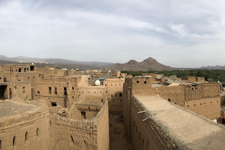 Nizwa and Oman's Grand Canyon: Full-Day Adventure