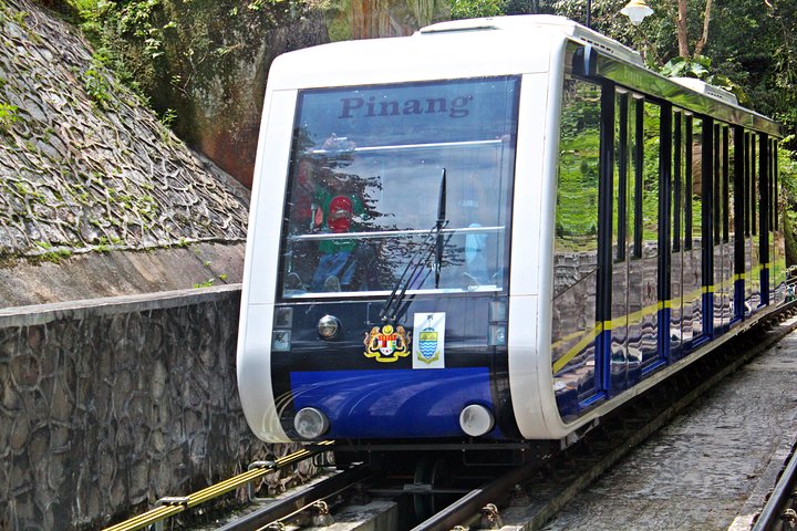 Majestic Half Day Penang Hill and Kek Lok Si Temple Tour