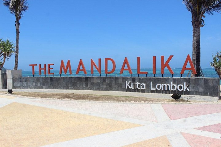 Lombok Private Tour Waterfall And Traditional Village Including Beach