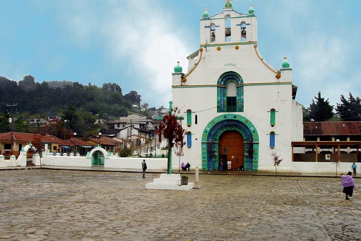 San Juan Chamula and Zinacantán Indigenous Communities