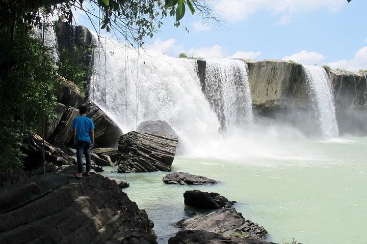 Cooking, Farming and Waterfall In Vietnam Countryside