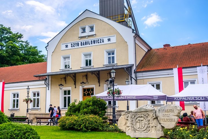 Auschwitz Birkenau and Wieliczka Salt Mine Guided Full Day Tour