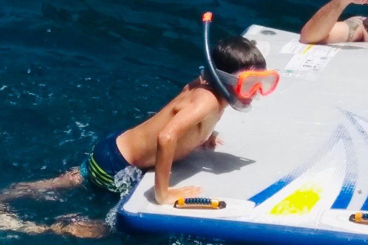 Catamaran ride -Costa Brava with barbecue and drinks. Familiar.