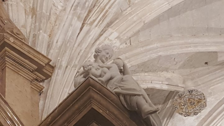 Guided Tour - Medieval Basin + Monuments