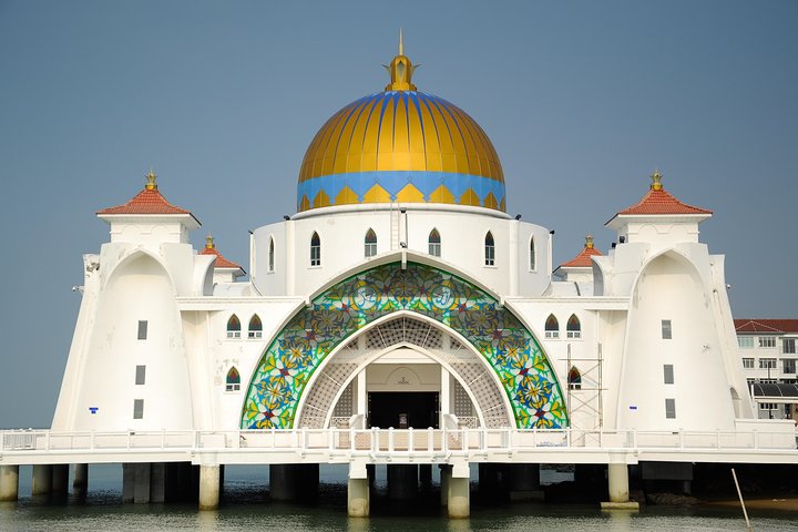 Chauffeur: Malacca to Singapore Car Transfer