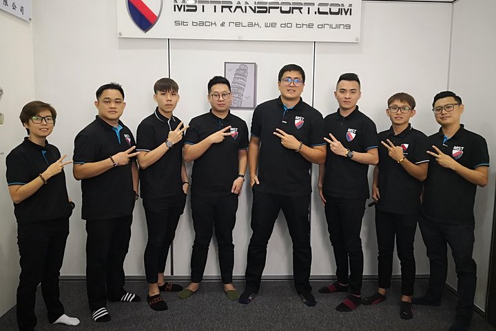 Chauffeur: Malacca to Singapore Car Transfer