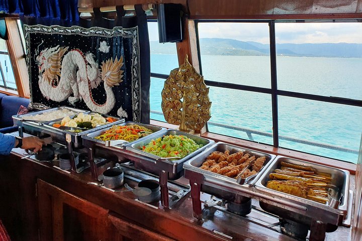 Semi-Private yacht adventure to Ang Thong Park’s hidden treasures