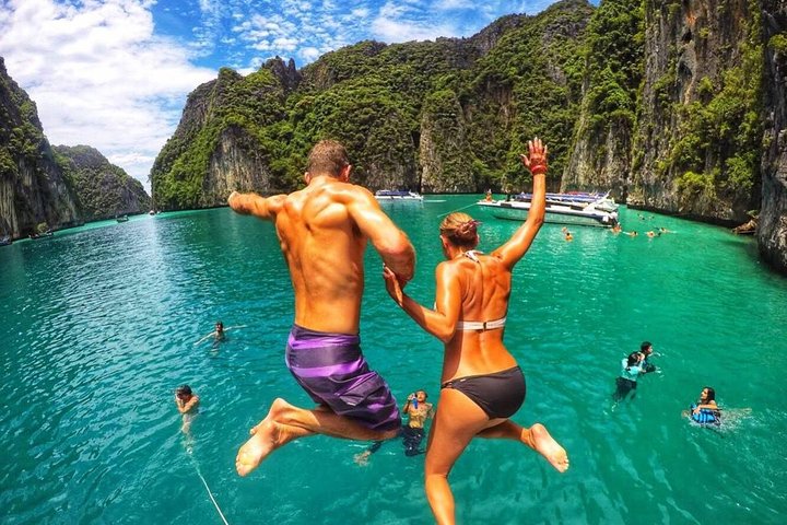 Phi Phi Islands Adventure Day Trip w/ Seaview Lunch by V. Marine