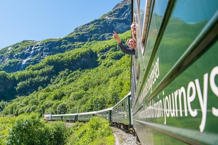Guided tour - Viking Village, Nærøyfjord Cruise and Flåm Railway