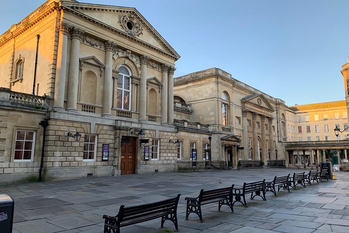 Walking Tour of Bath with Blue Badge Tourist Guide