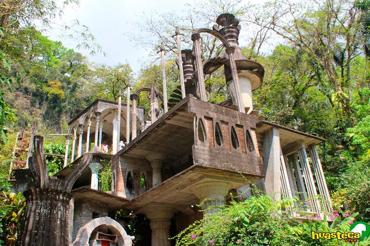 Surrealist Garden Tour in Xilitla and Sotano de las Huahuas