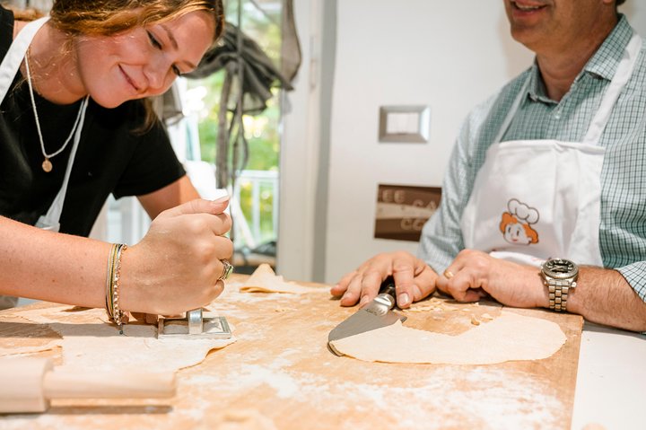 La Spezia: Pasta & Tiramisu Class in a Local Home by Cesarine