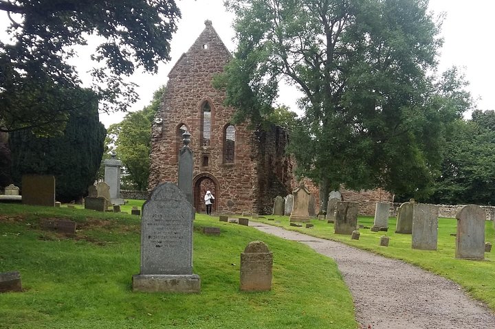 Loch Ness,cawdor castle,inverness,Culloden battlefield,& more from invergordon