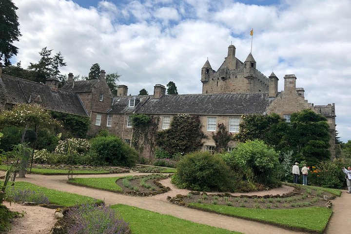 Loch Ness,cawdor castle,inverness,Culloden battlefield,& more from invergordon