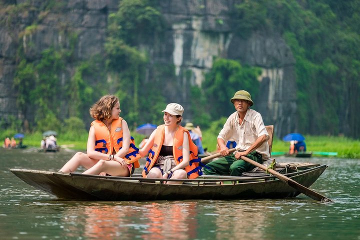 Ninh Binh Day Tour from Hanoi with Boat and Bike