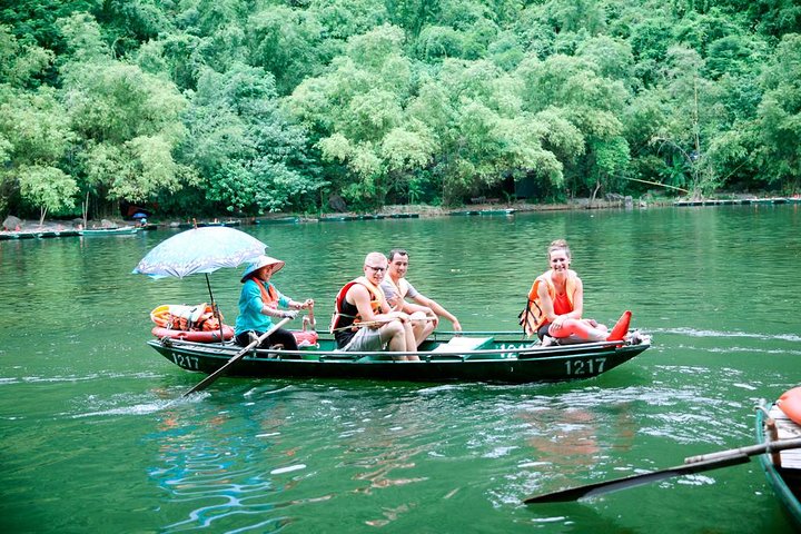 Ninh Binh Day Tour from Hanoi with Boat and Bike