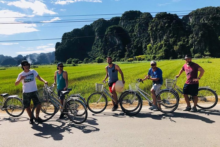 Ninh Binh Day Tour from Hanoi with Boat and Bike
