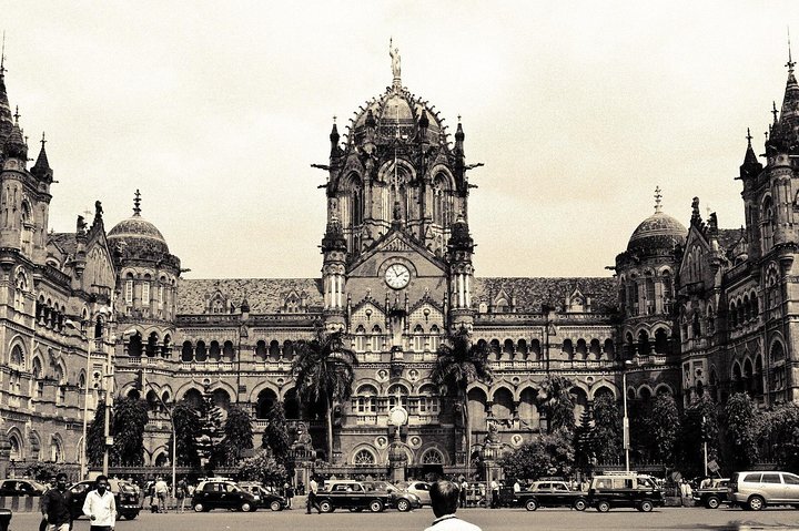 Affordable transfer from Pune to Mumbai Airport
