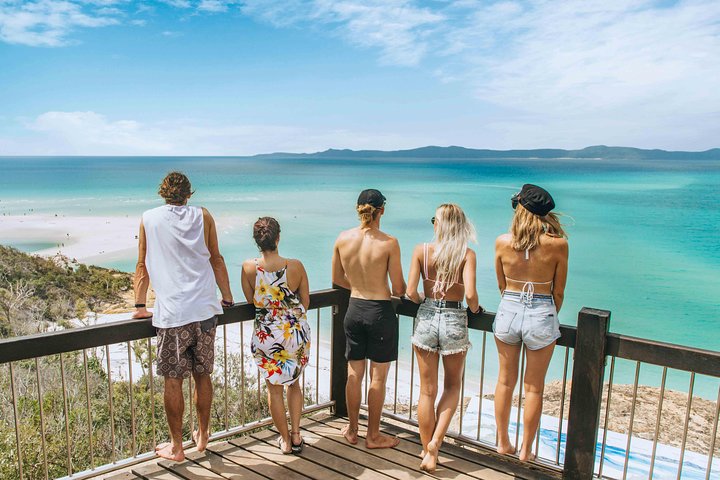 Whitehaven Beach and Hill Inlet Day Trip: Chill and Grill