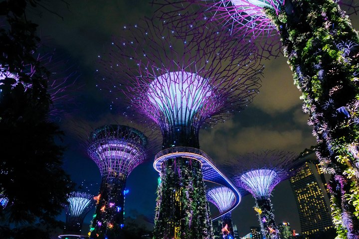 Chauffeur: Kuantan to Singapore Van Transfer