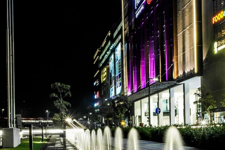 Chauffeur: Kuantan to Singapore Car Transfer