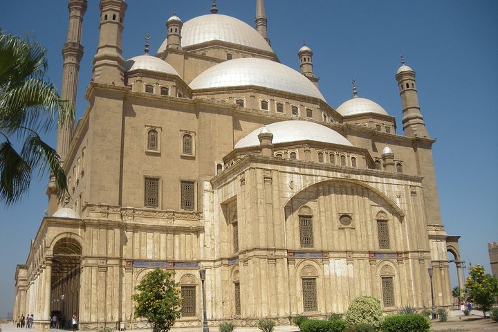 Guided trip to great pyramids Sphinx islamic and christian Cairo