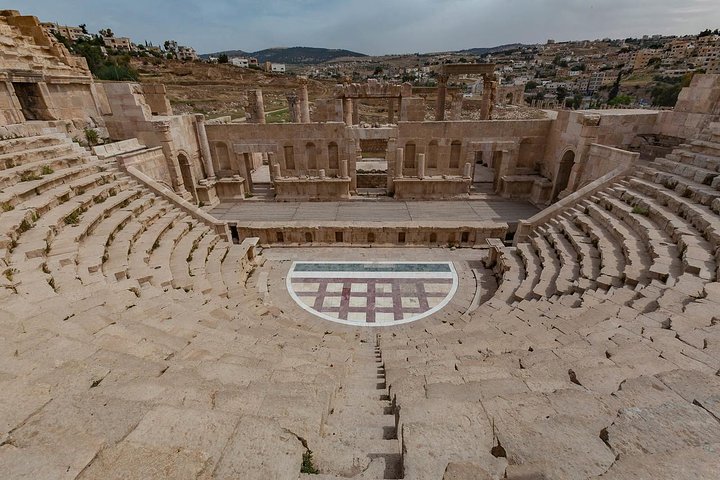 Jerash and Dead Sea with Resort Access & Lunch