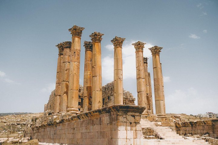 Jerash and Dead Sea with Resort Access & Lunch