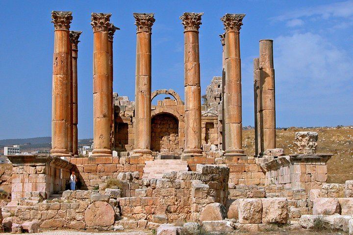 Jerash and Dead Sea with Resort Access & Lunch