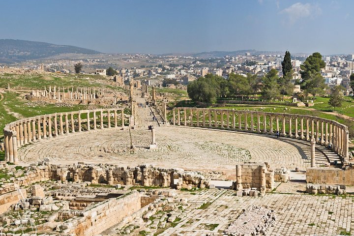 Jerash and Dead Sea with Resort Access & Lunch