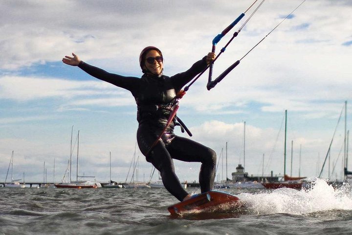 Kiteboarding Lessons in Kite Republic School