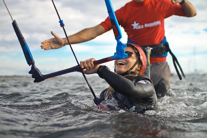 Kiteboarding Lessons in Kite Republic School