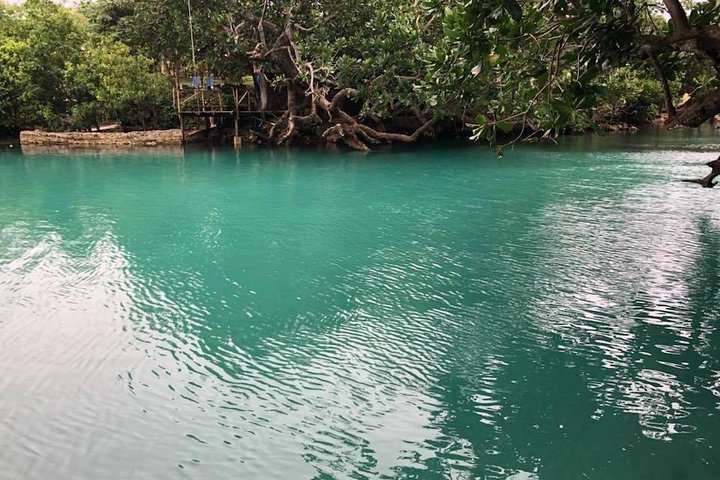 Full-Day Efate Round Island Trip with Yumi Tours
