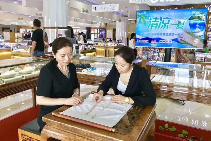 All Inclusive Great Wall Tour with Silk Street Market Shopping Experience