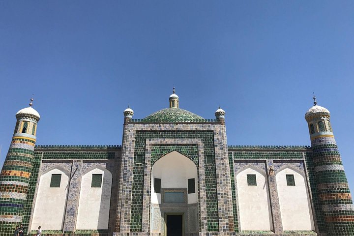 Private Day Tour to Kashgar from Urumqi by Round-way Flight
