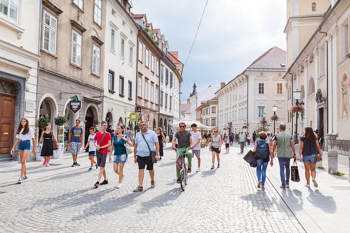 Slovenian culinary experience in Ljubljana - small group - tour