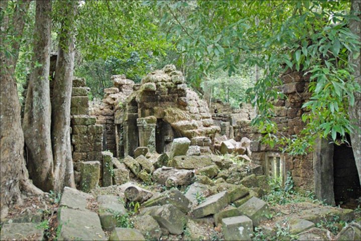 Phnom Kulen Waterfall 1000 Linga National Park Tour