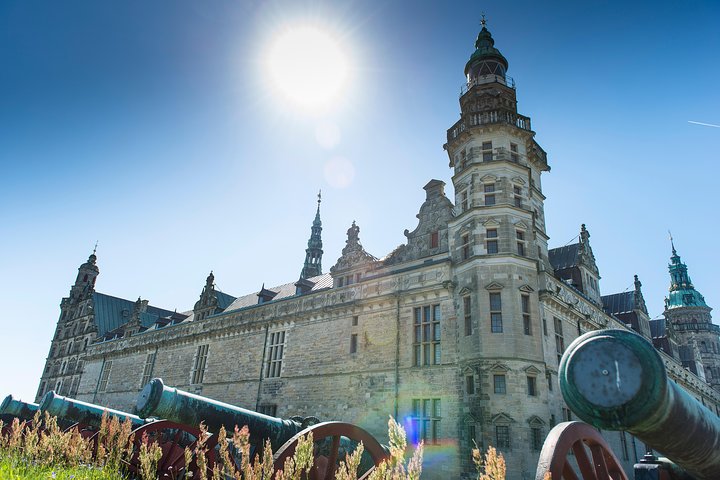 Hamlet and Sweden Tour - Two Countries in one day !